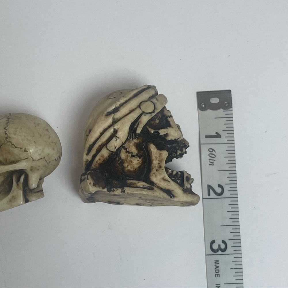 Spooky Halloween Skull Design Mini Trinket Set - Picture 9 of 12